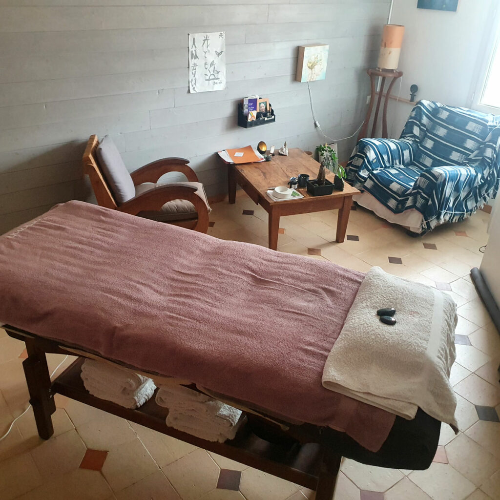 table de massage amma allongé